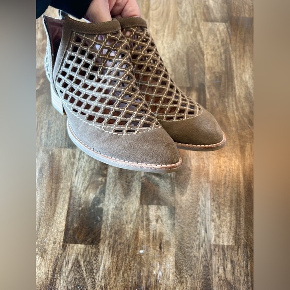 Jeffrey Campbell Taggart Suede Ankle Booties Size 7.5 - Picture 5 of 10